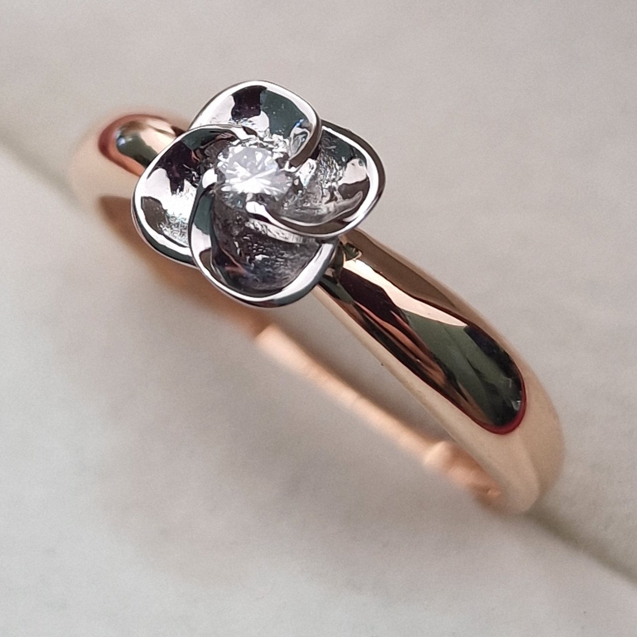 Кольцо Deimantas 103119181 17р 2,04гр 0,057ct. купить,NaN