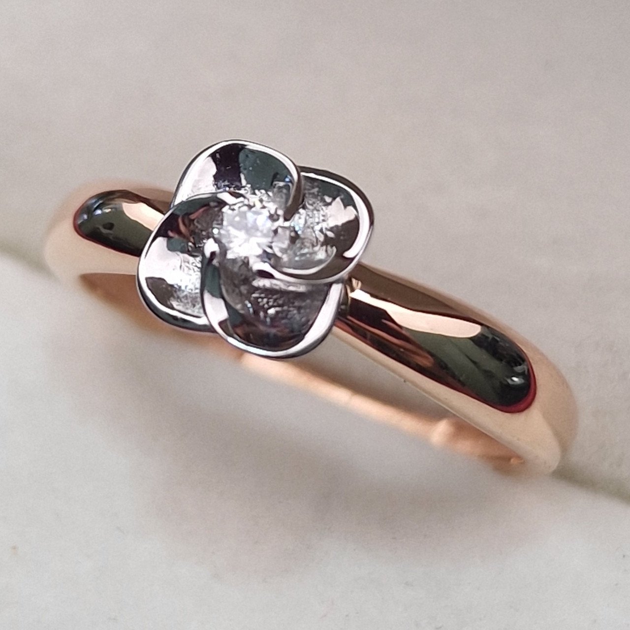 Кольцо Deimantas 103119181 17р 2,04гр 0,057ct. купить,NaN