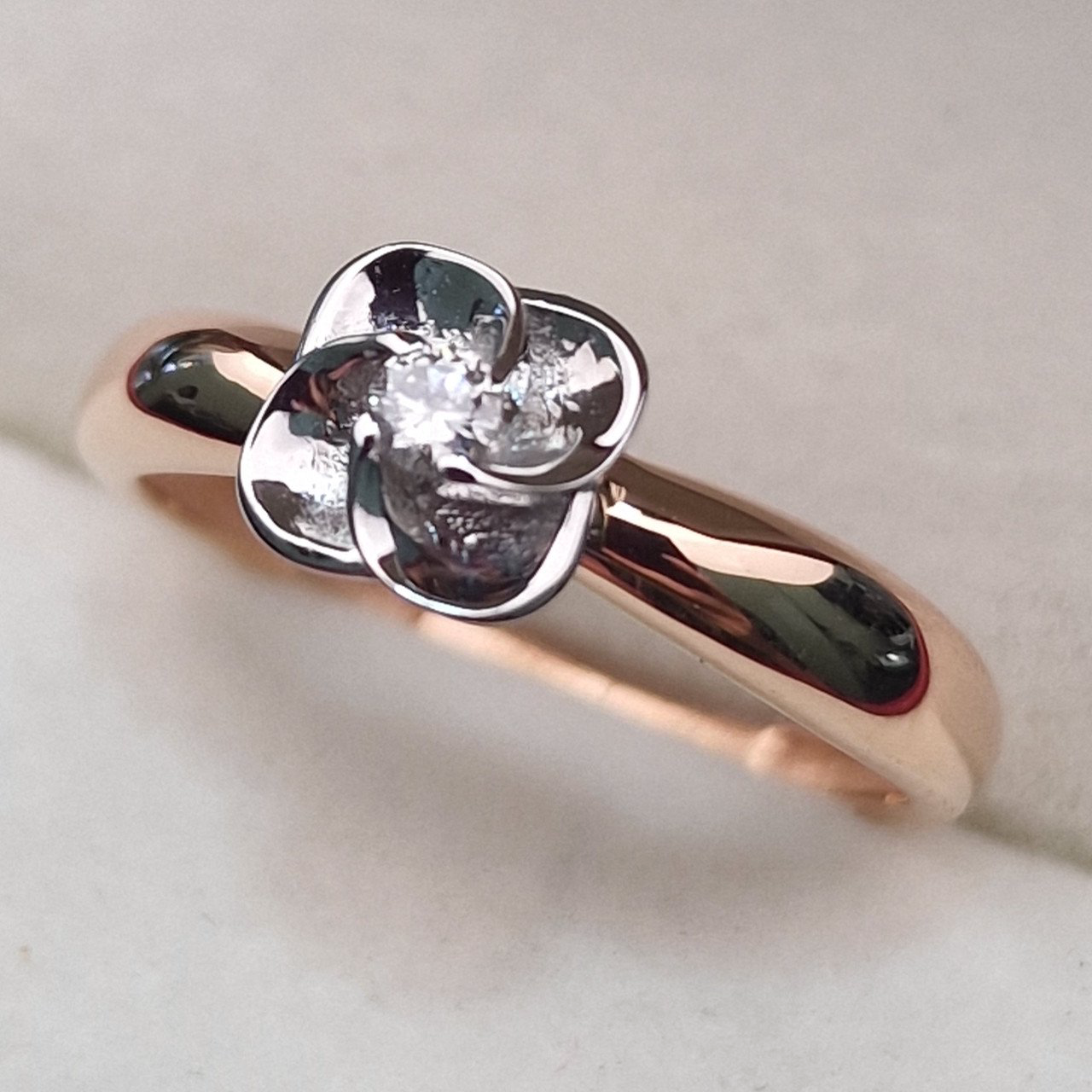 Кольцо Deimantas 103119181 17р 2,04гр 0,057ct. купить,NaN