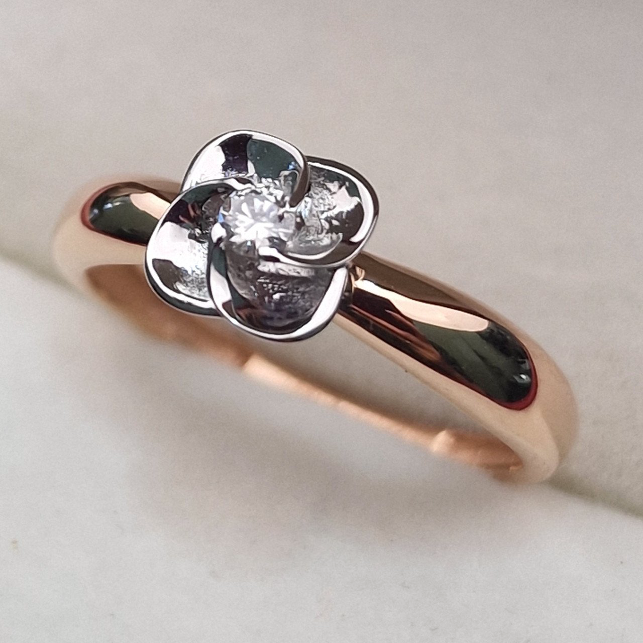 Кольцо Deimantas 103119181 17р 2,04гр 0,057ct. купить,NaN
