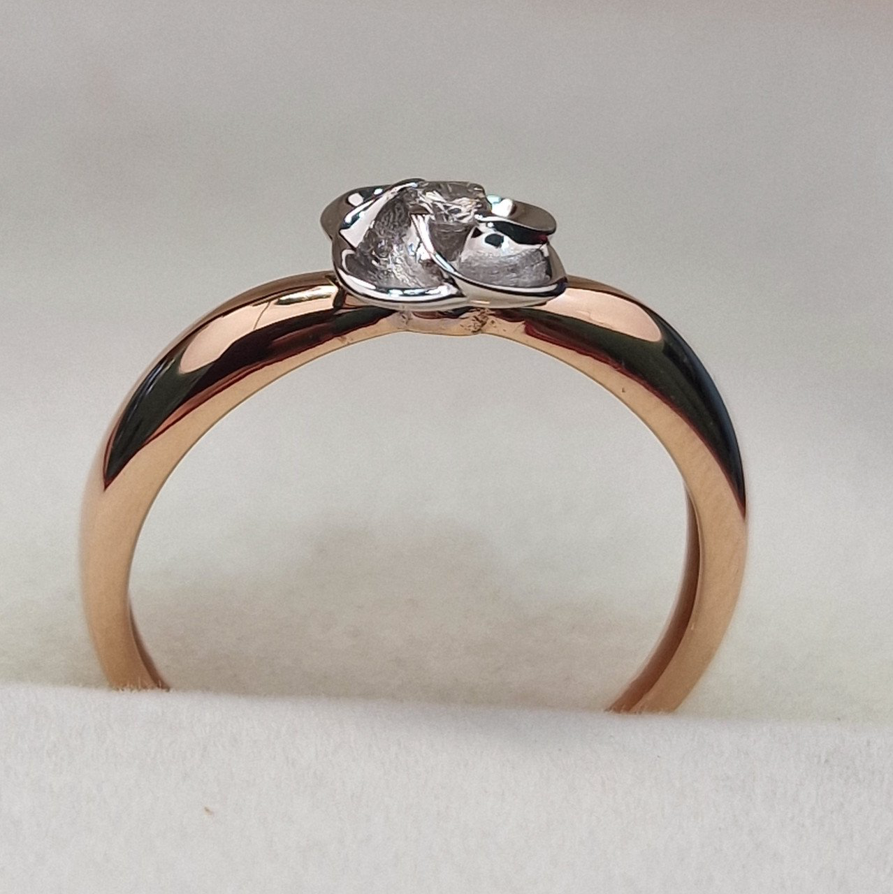 Кольцо Deimantas 103119181 17р 2,04гр 0,057ct. купить,NaN