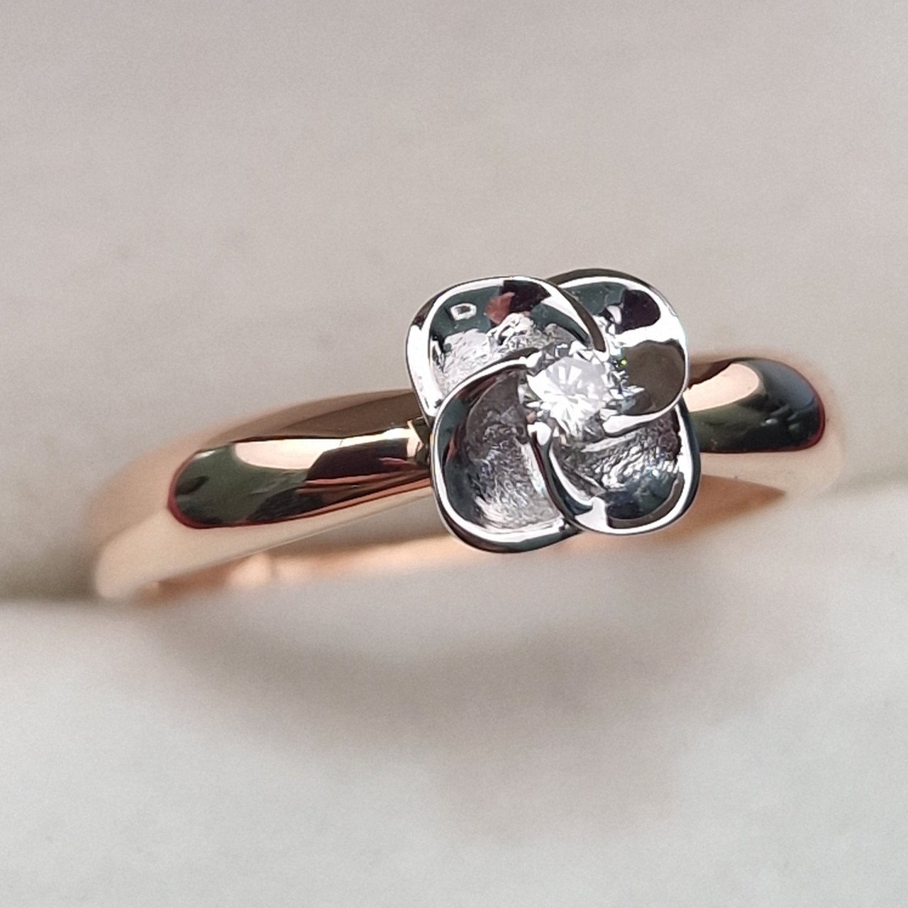 Кольцо Deimantas 103119181 17р 2,04гр 0,057ct. купить,NaN