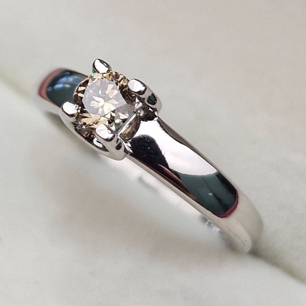 Кольцо Deimantas 103119209 16р 2,19гр 0,27ct. купить,NaN