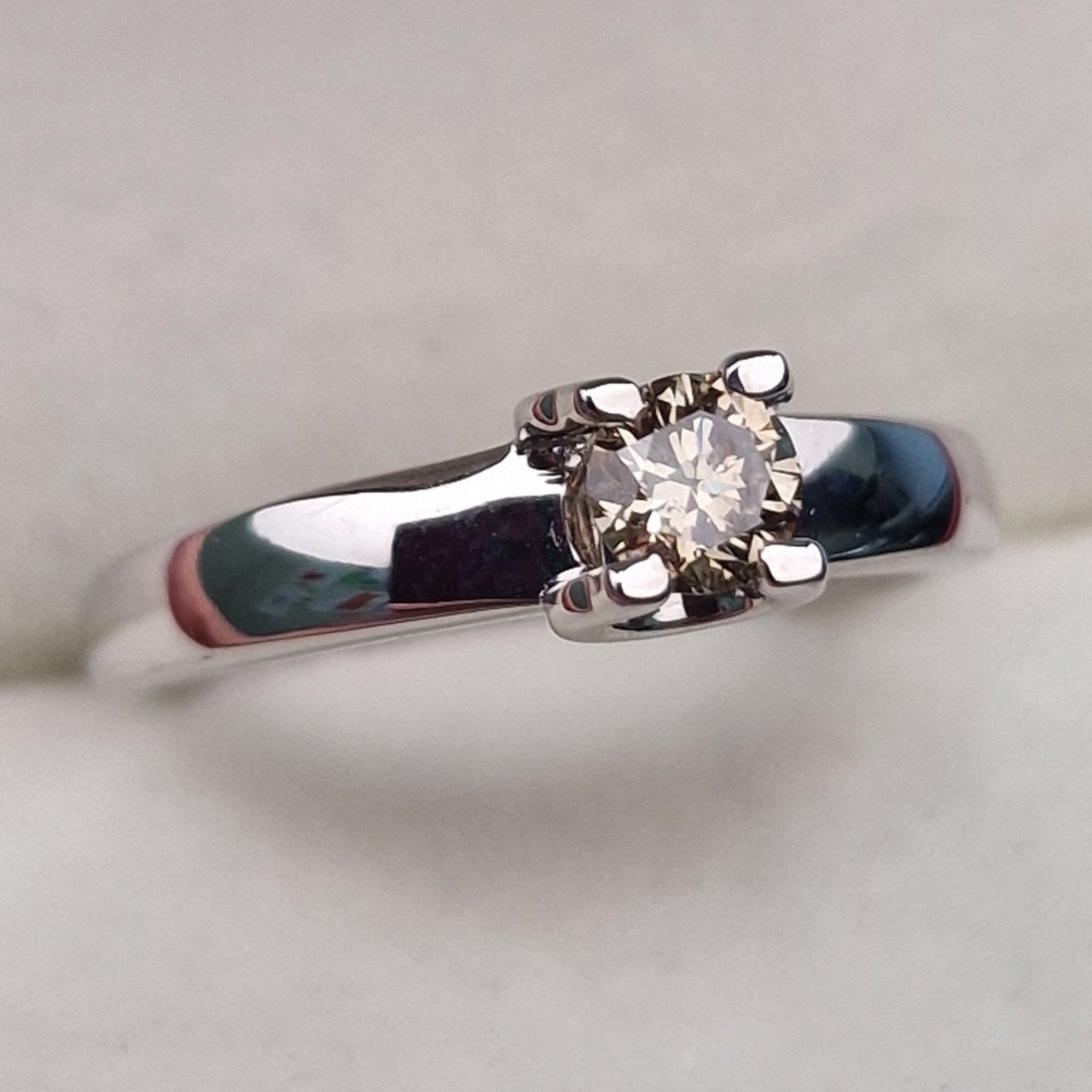 Кольцо Deimantas 103119209 16р 2,19гр 0,27ct. купить,NaN