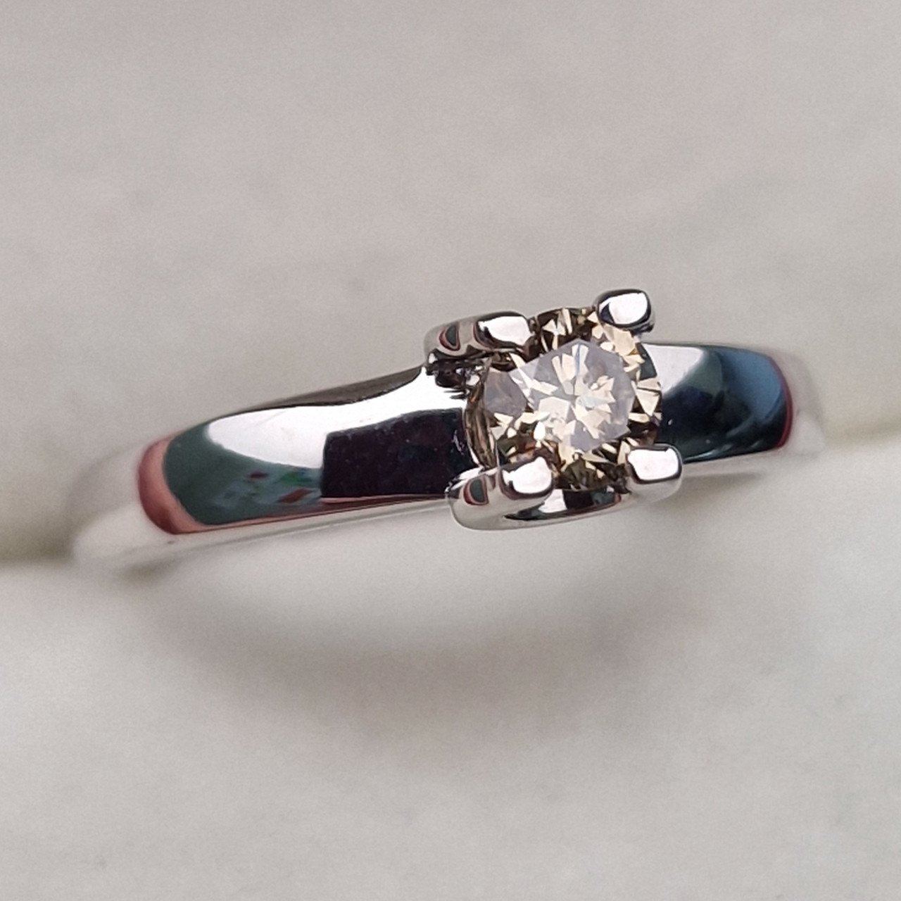 Кольцо Deimantas 103119209 16р 2,19гр 0,27ct. купить,NaN