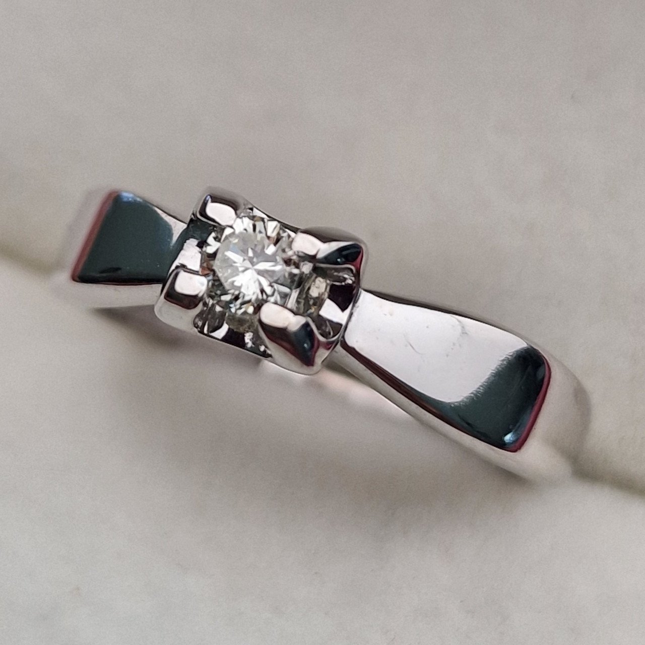 Кольцо Deimantas 103119215 16,5р 2,33гр 0,155ct. купить,NaN