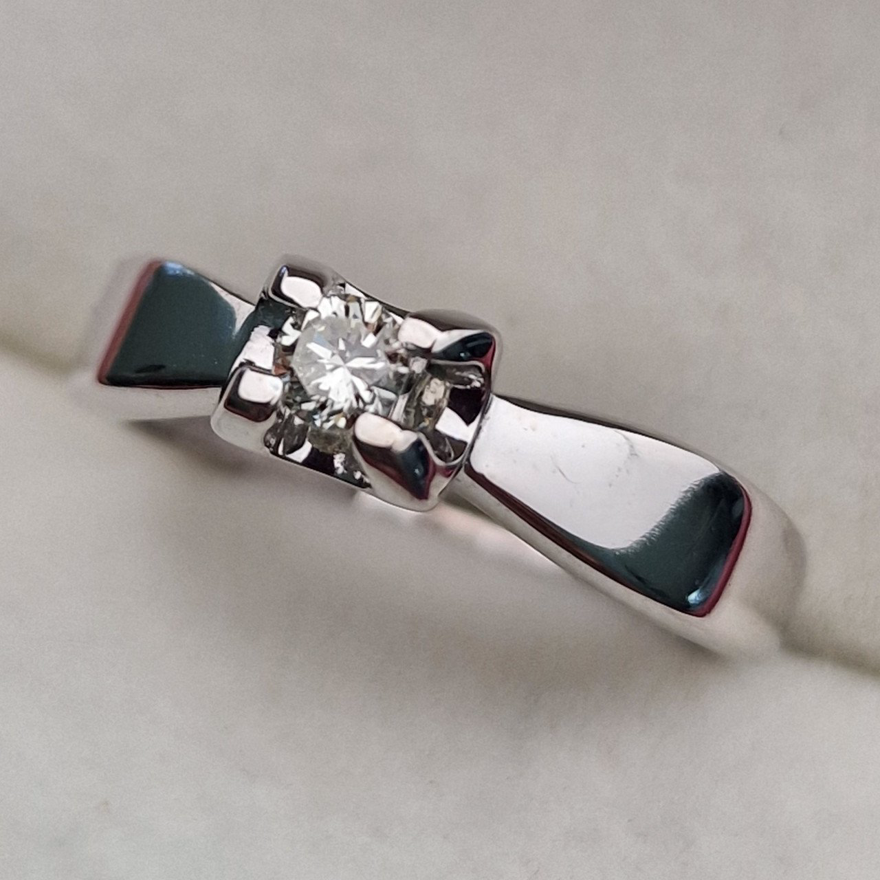 Кольцо Deimantas 103119215 16,5р 2,33гр 0,155ct. купить,NaN