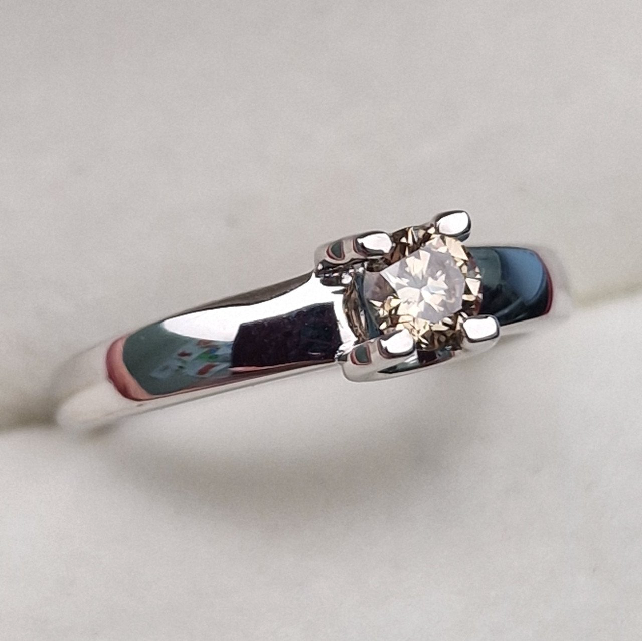Кольцо Deimantas 103119209 16р 2,19гр 0,27ct. купить,NaN
