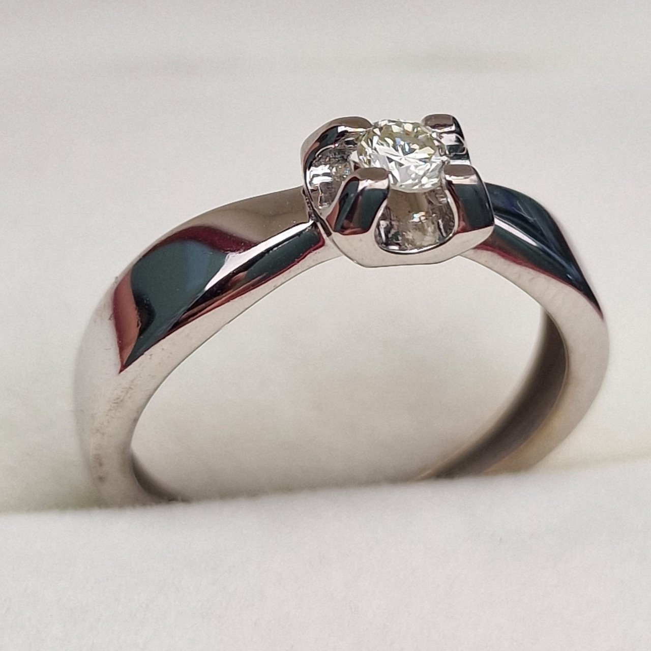 Кольцо Deimantas 103119215 16,5р 2,33гр 0,155ct. купить,NaN