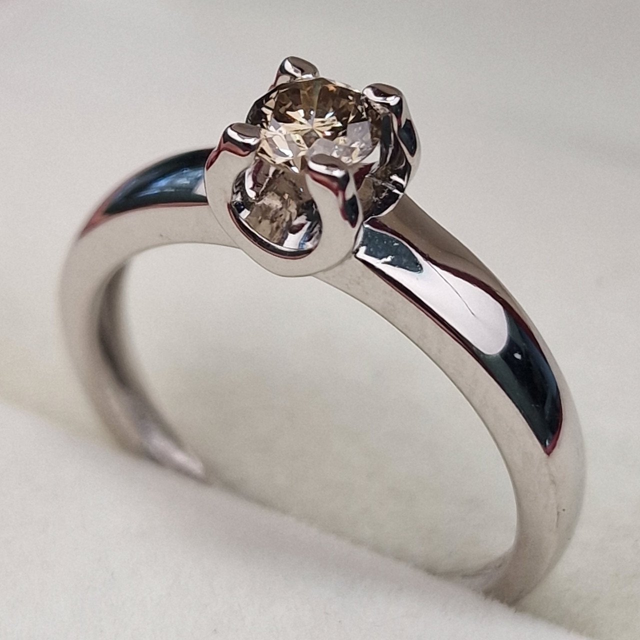 Кольцо Deimantas 103119209 16р 2,19гр 0,27ct. купить,NaN