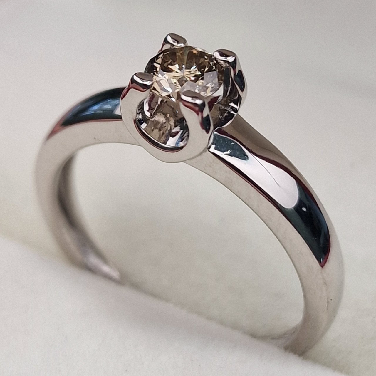 Кольцо Deimantas 103119209 16р 2,19гр 0,27ct. купить,NaN