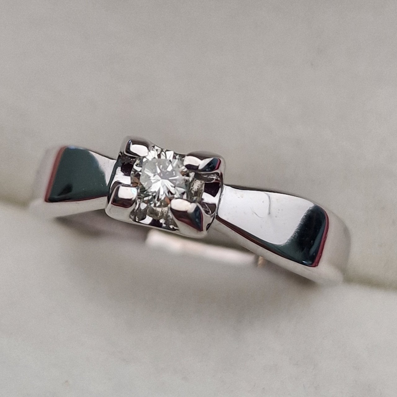Кольцо Deimantas 103119215 16,5р 2,33гр 0,155ct. купить,NaN