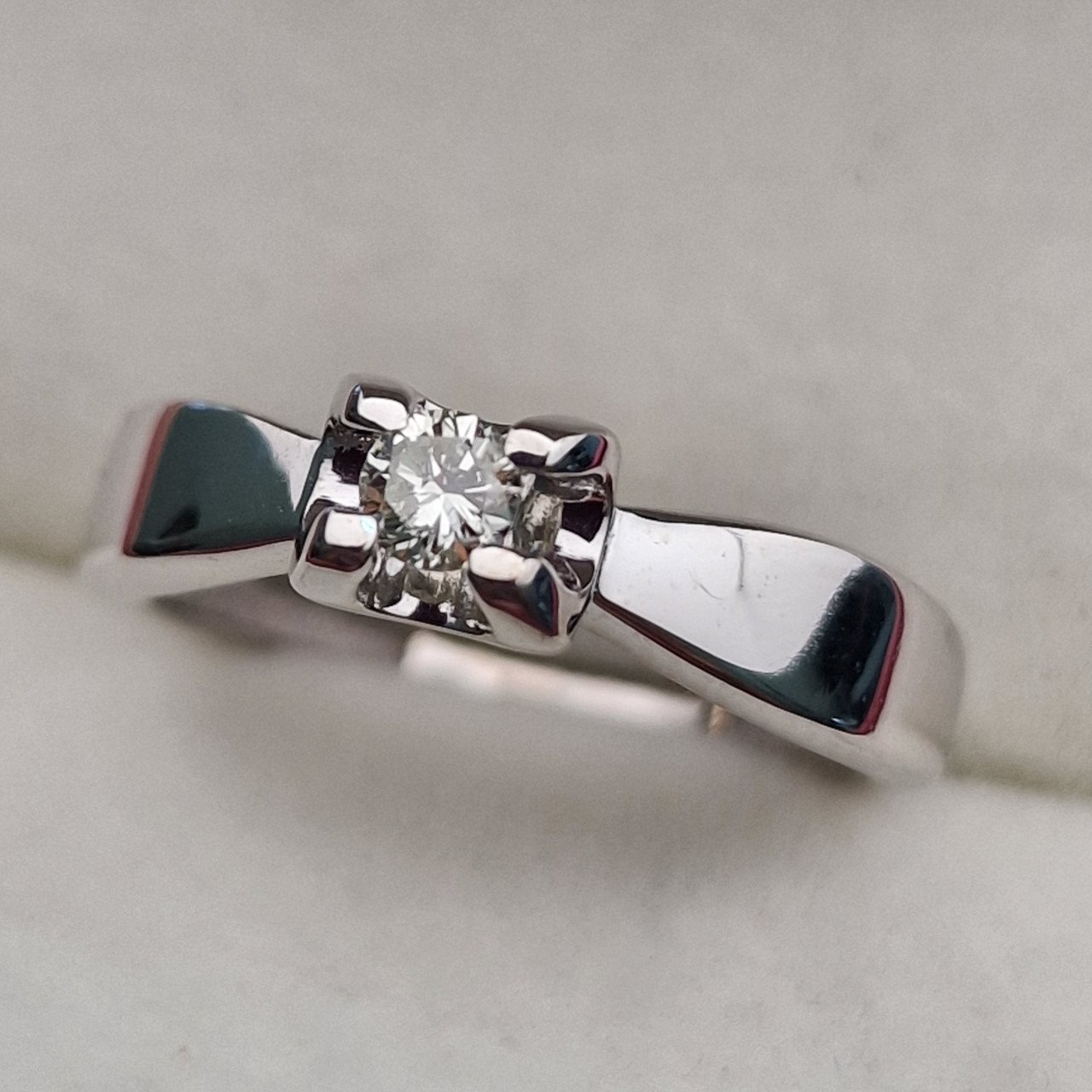 Кольцо Deimantas 103119215 16,5р 2,33гр 0,155ct. купить,NaN