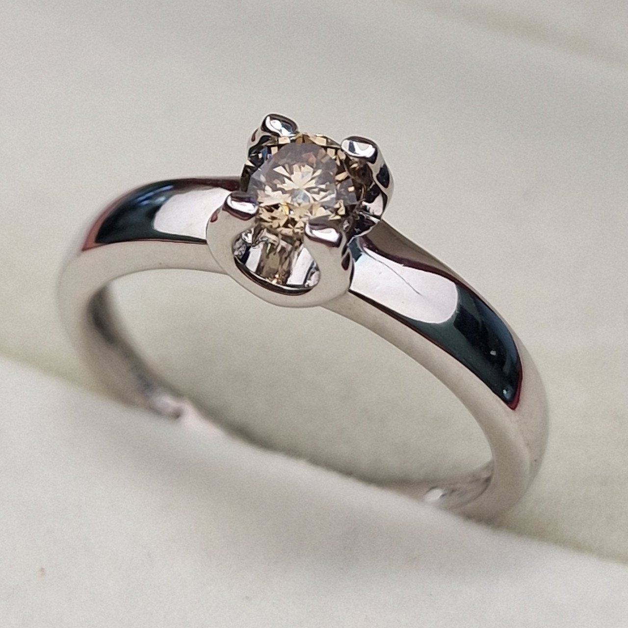 Кольцо Deimantas 103119209 16р 2,19гр 0,27ct. купить,NaN