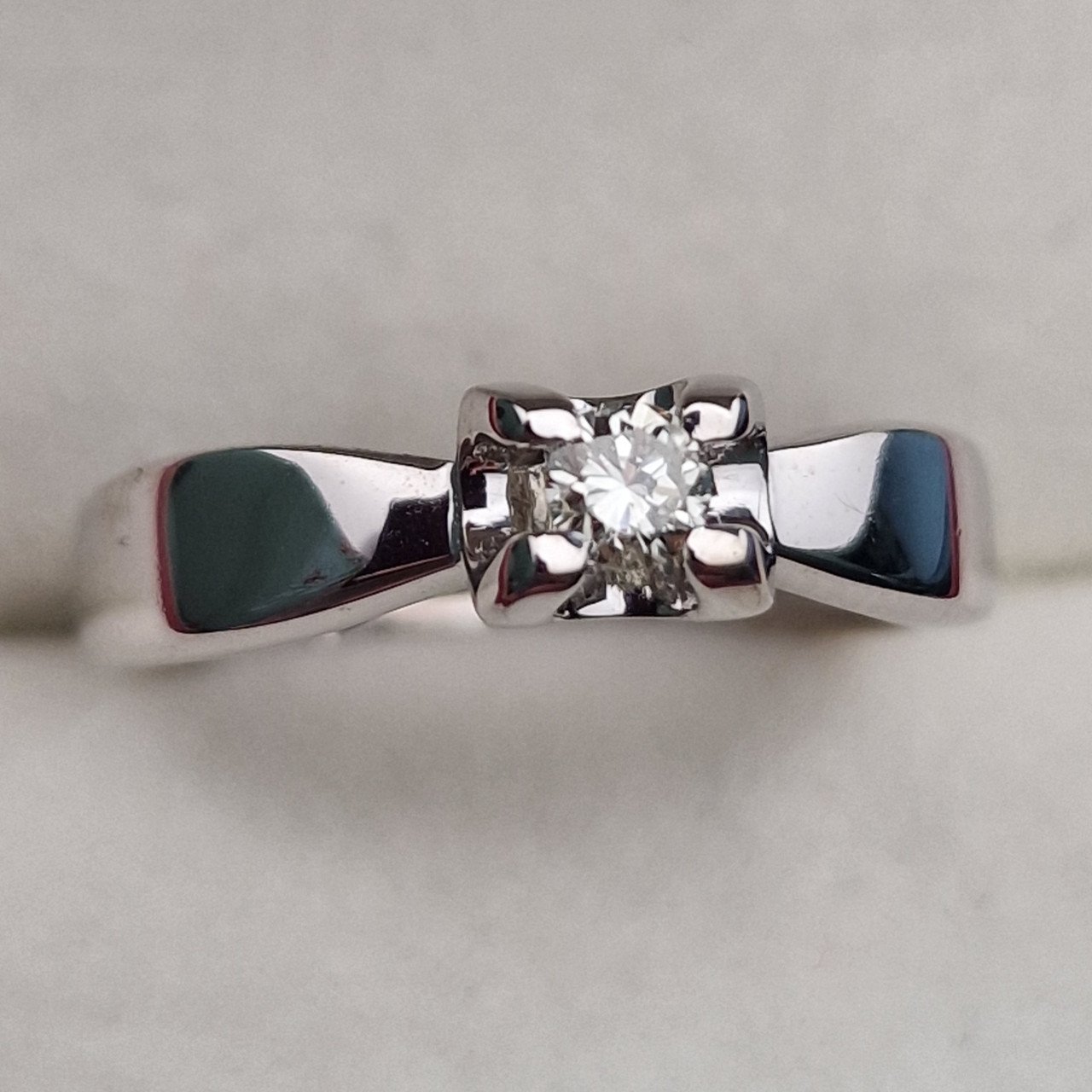 Кольцо Deimantas 103119215 16,5р 2,33гр 0,155ct. купить,NaN