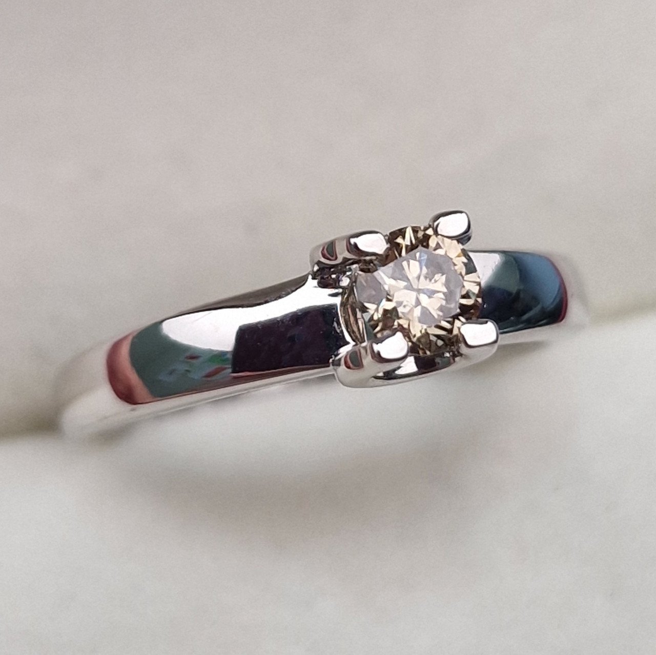Кольцо Deimantas 103119209 16р 2,19гр 0,27ct. купить,NaN