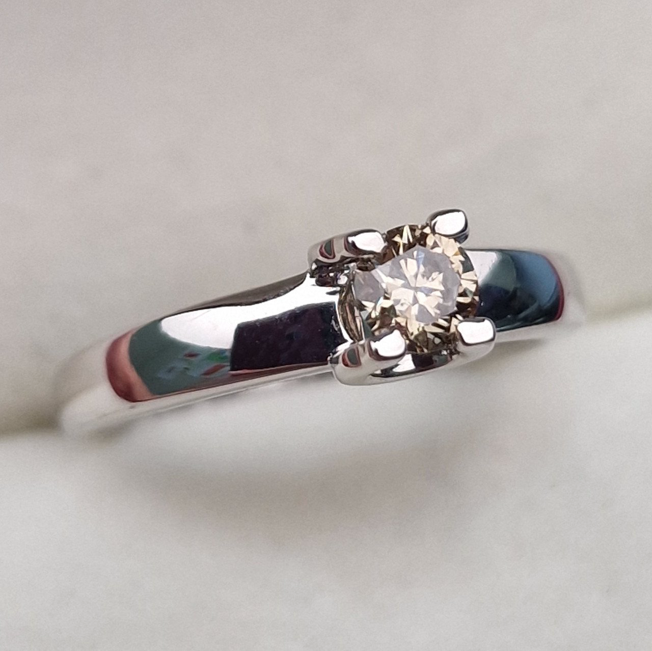 Кольцо Deimantas 103119209 16р 2,19гр 0,27ct. купить,NaN