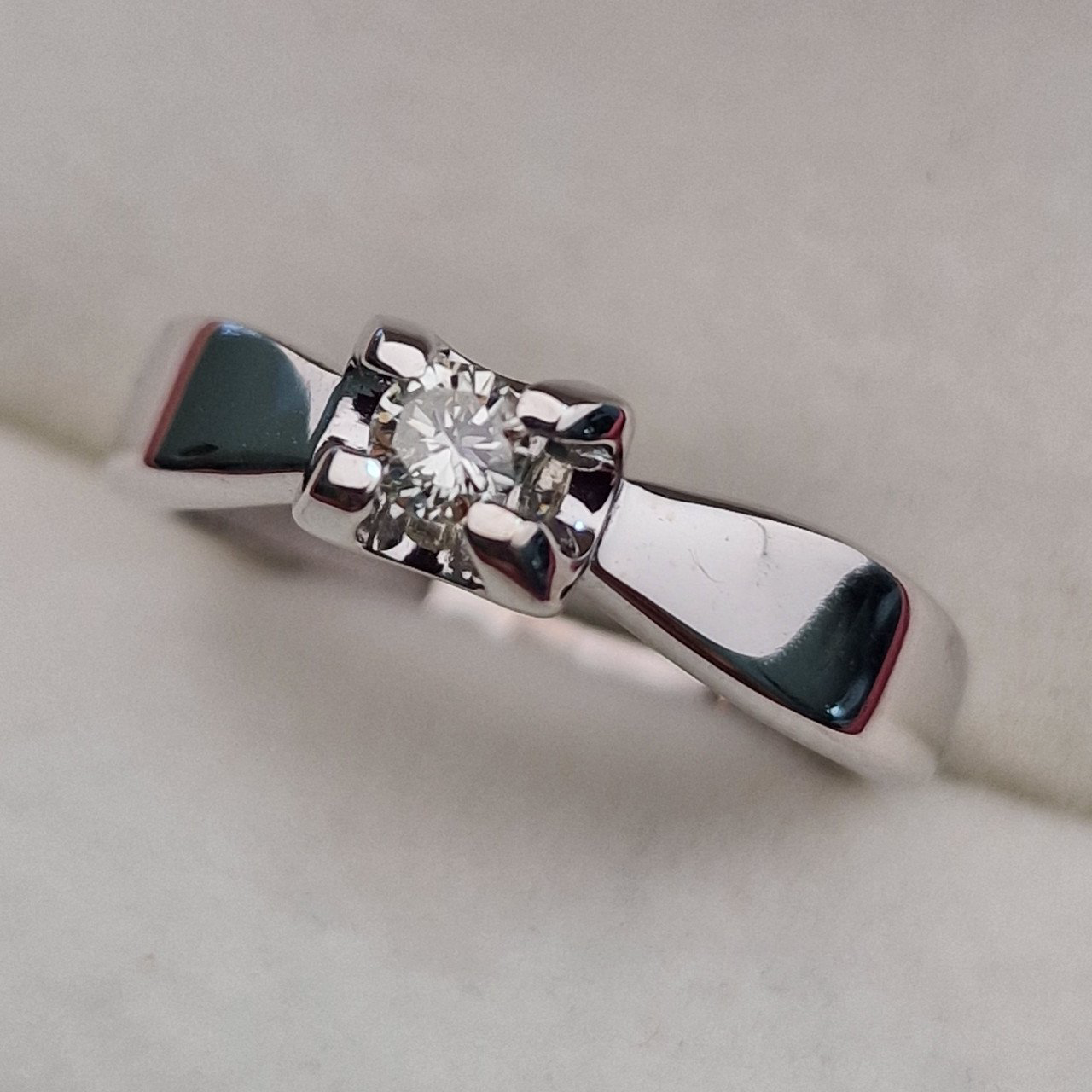 Кольцо Deimantas 103119215 16,5р 2,33гр 0,155ct. купить,NaN