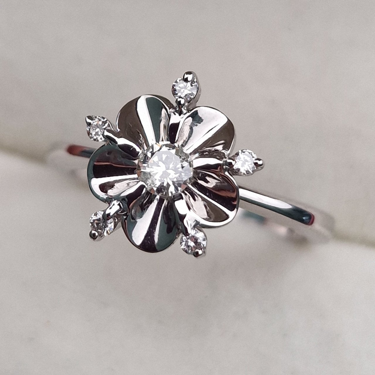 Кольцо Deimantas 103119320 16р 2,98гр 0,188ct. купить,NaN