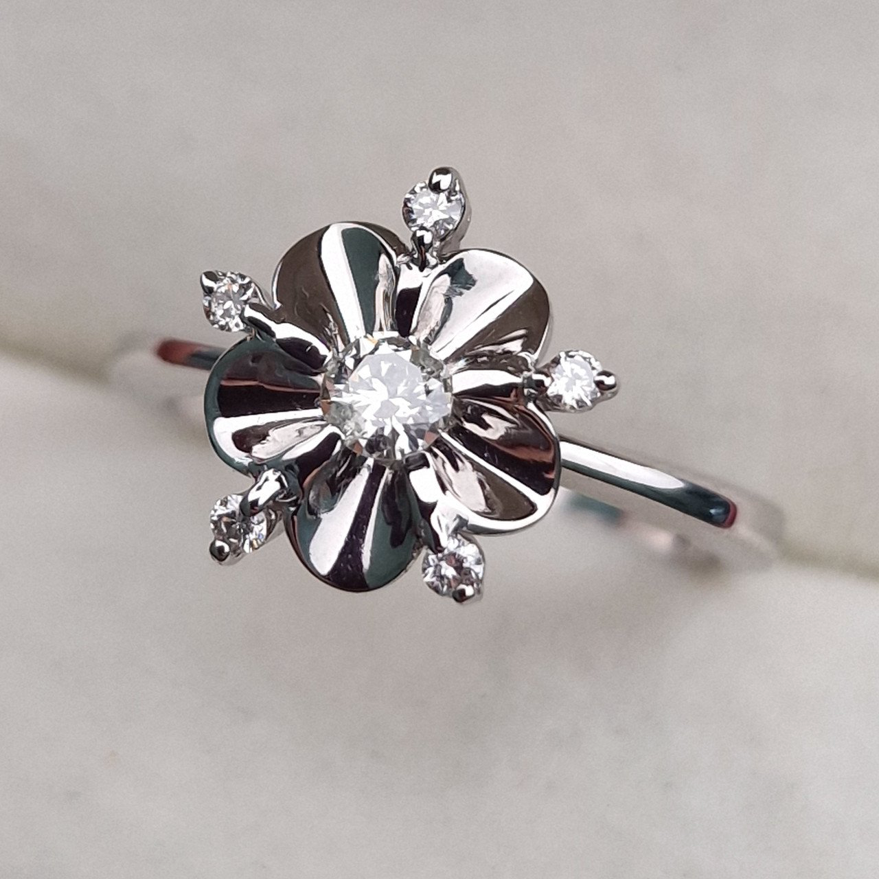 Кольцо Deimantas 103119320 16р 2,98гр 0,188ct. купить,NaN
