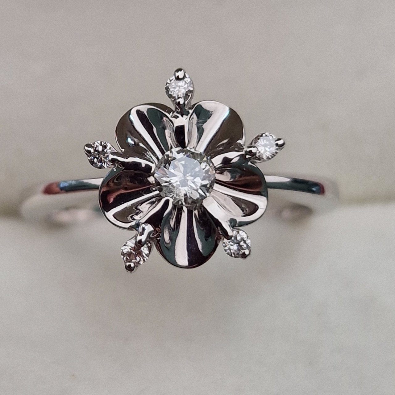Кольцо Deimantas 103119320 16р 2,98гр 0,188ct. купить,NaN
