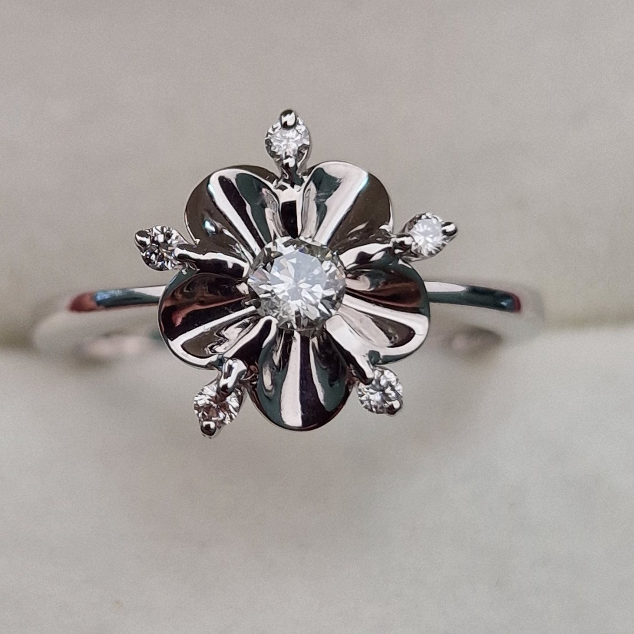 Кольцо Deimantas 103119320 16р 2,98гр 0,188ct. купить,NaN