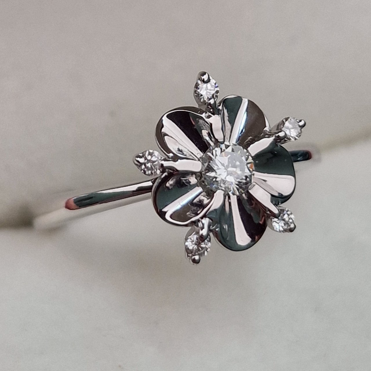 Кольцо Deimantas 103119320 16р 2,98гр 0,188ct. купить,NaN