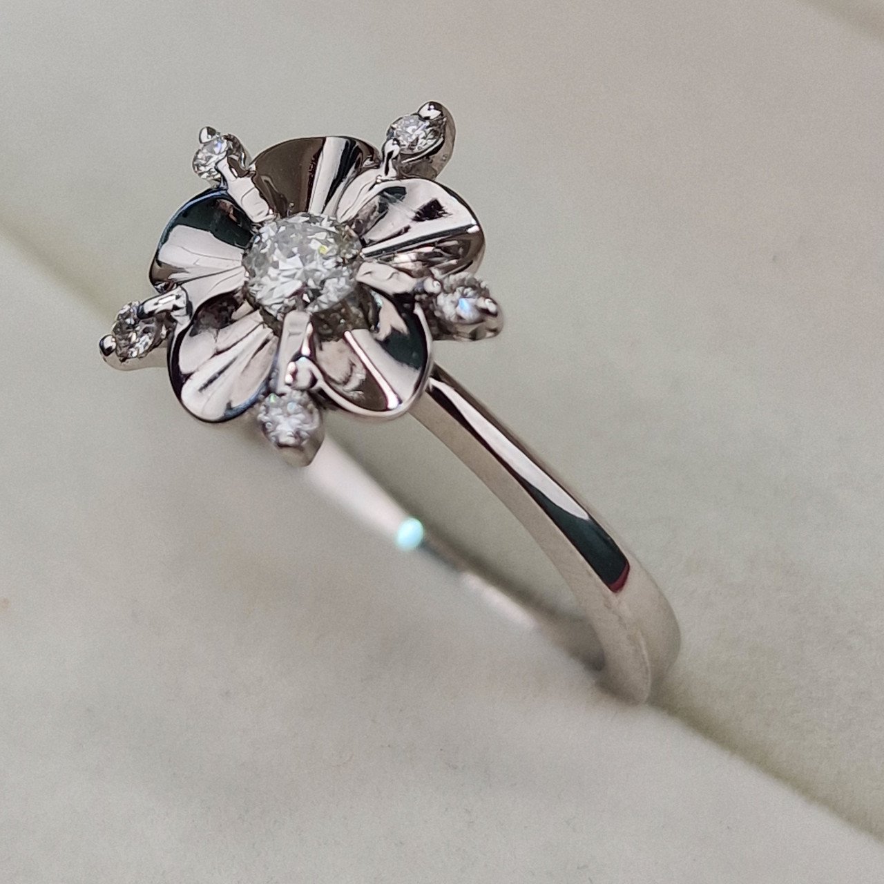 Кольцо Deimantas 103119320 16р 2,98гр 0,188ct. купить,NaN