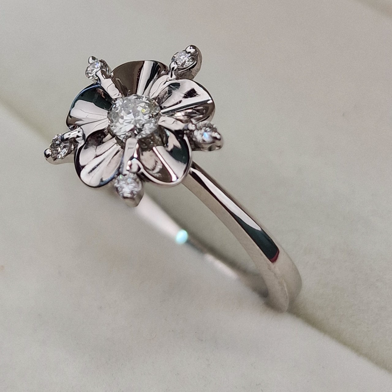 Кольцо Deimantas 103119320 16р 2,98гр 0,188ct. купить,NaN