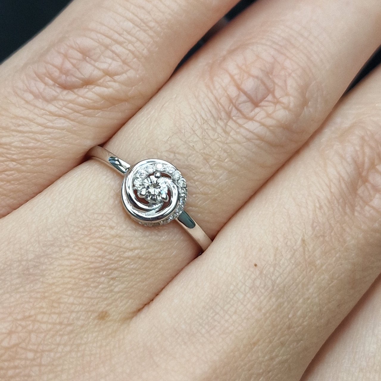 Кольцо Deimantas 103119325 17р 1,58гр 0,134ct. купить,NaN