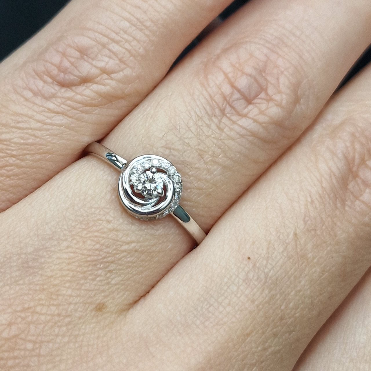 Кольцо Deimantas 103119325 17р 1,58гр 0,134ct. купить,NaN