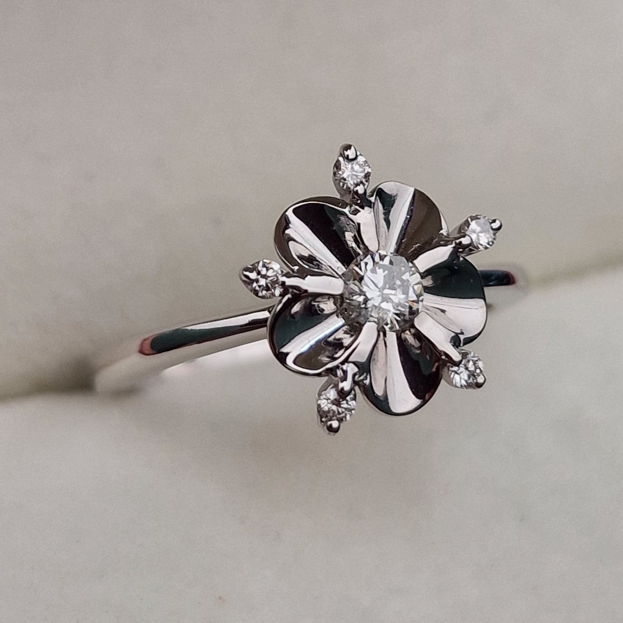 Кольцо Deimantas 103119320 16р 2,98гр 0,188ct. купить,NaN