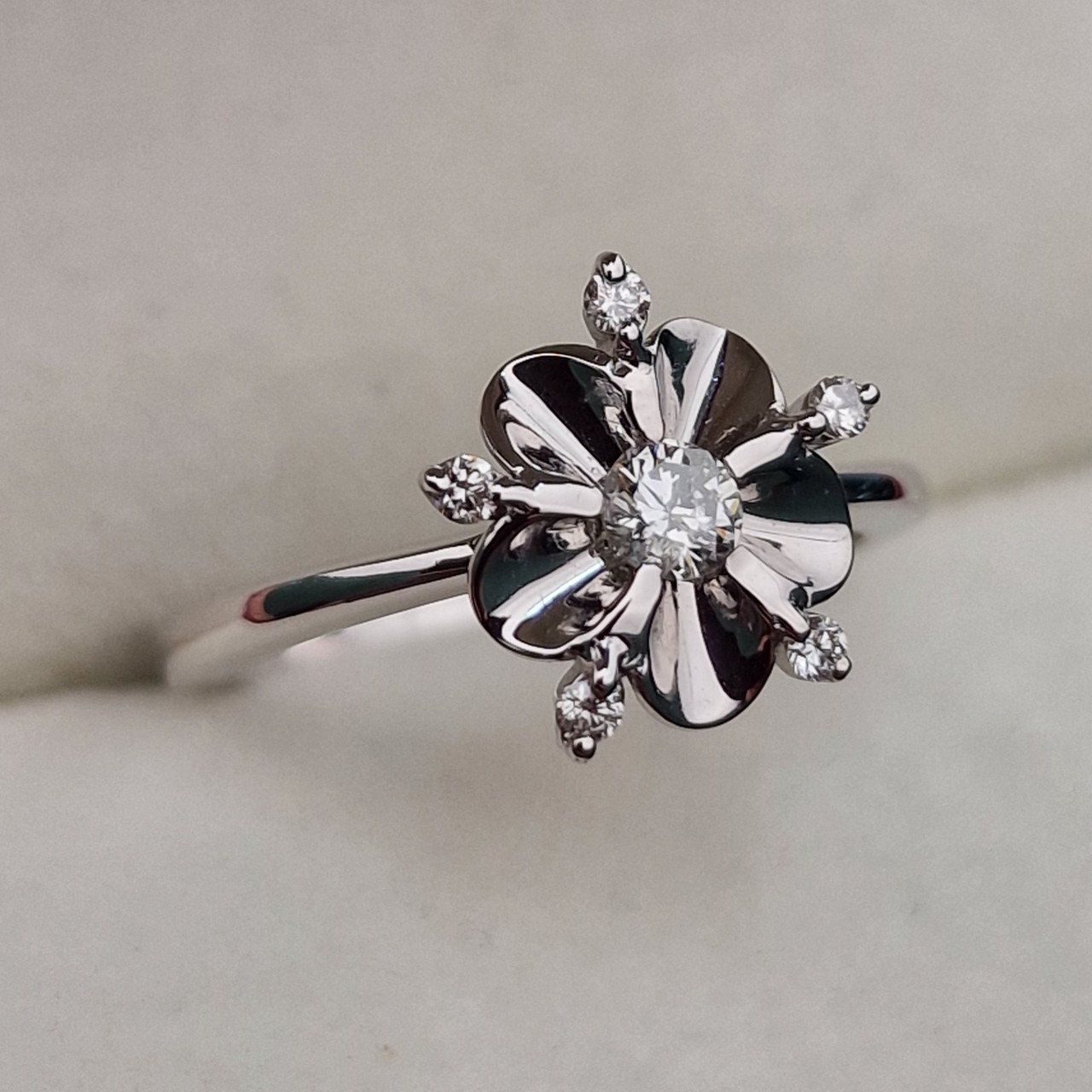 Кольцо Deimantas 103119320 16р 2,98гр 0,188ct. купить,NaN