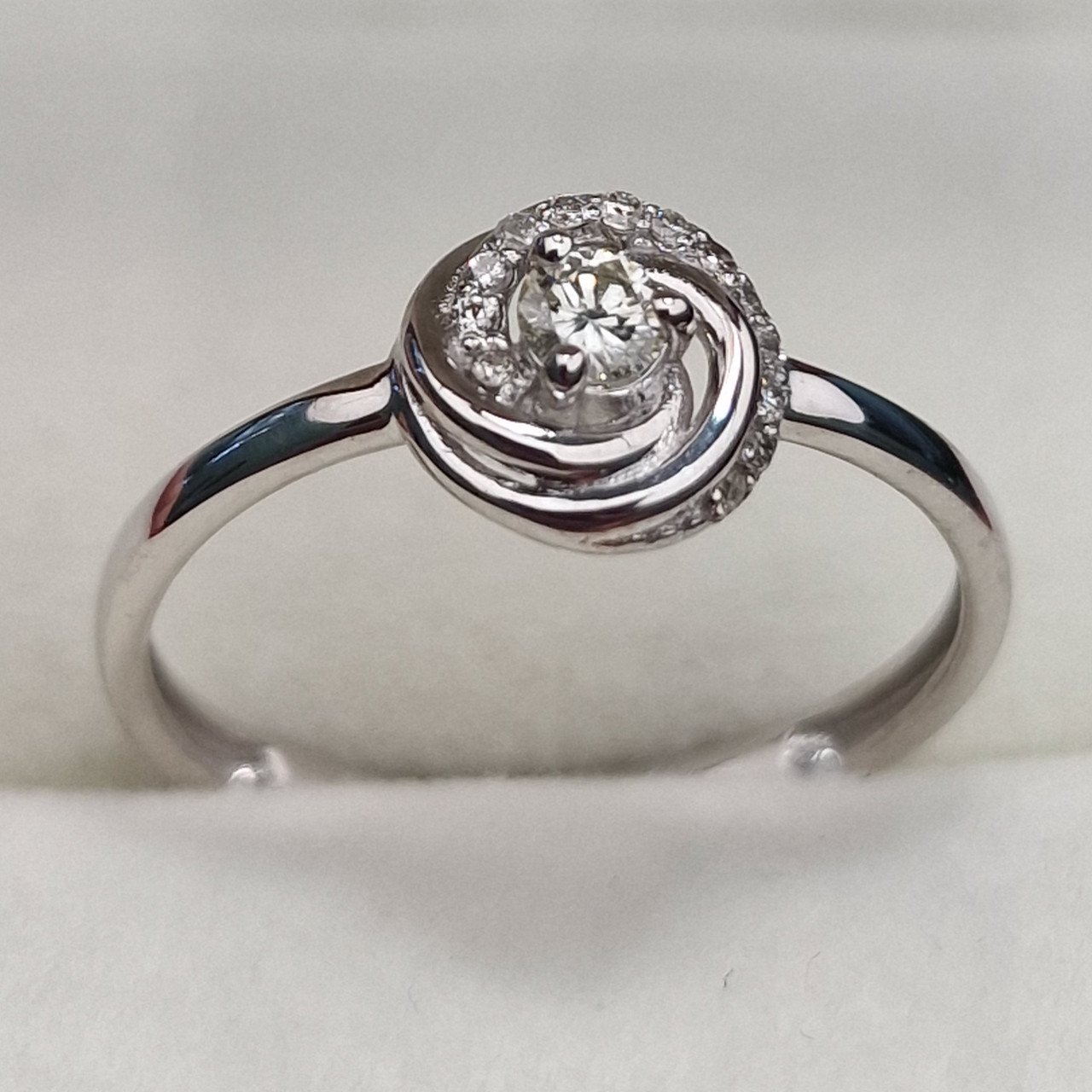 Кольцо Deimantas 103119325 17р 1,58гр 0,134ct. купить,NaN