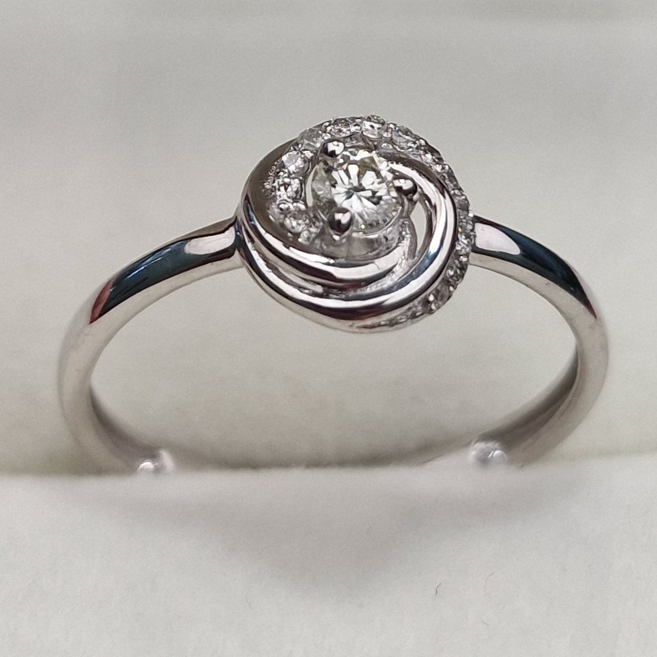 Кольцо Deimantas 103119325 17р 1,58гр 0,134ct. купить,NaN