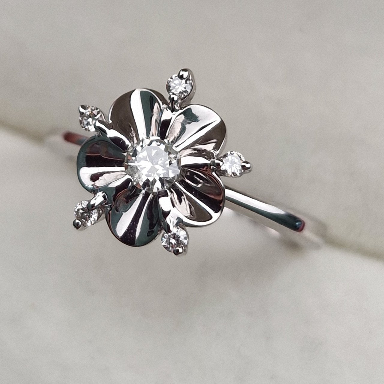 Кольцо Deimantas 103119320 16р 2,98гр 0,188ct. купить,NaN