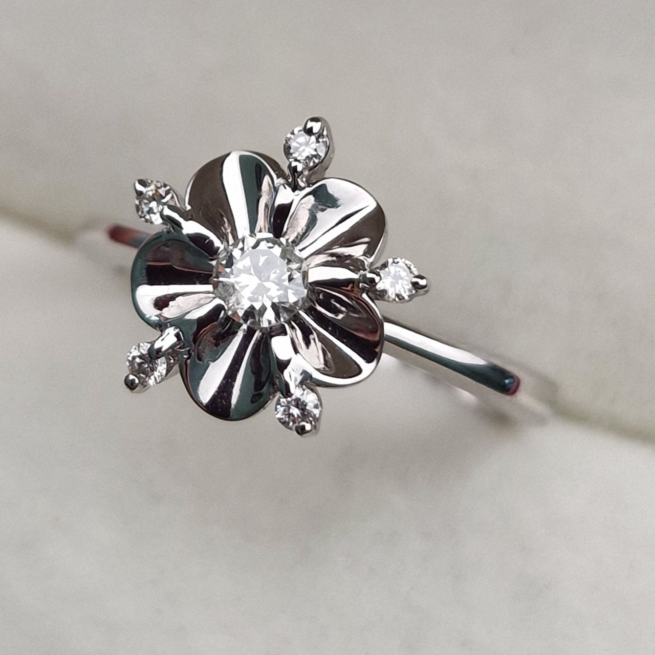 Кольцо Deimantas 103119320 16р 2,98гр 0,188ct. купить,NaN