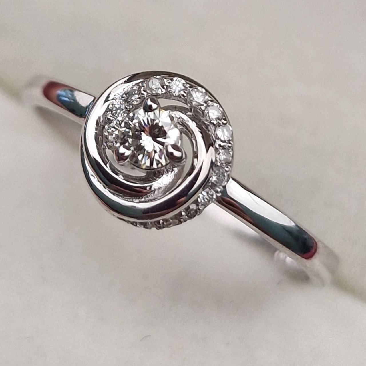 Кольцо Deimantas 103119325 17р 1,58гр 0,134ct. купить,NaN