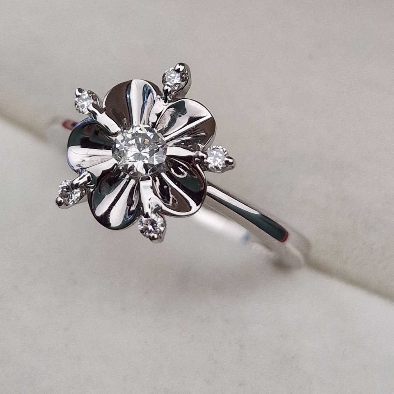 Кольцо Deimantas 103119320 16р 2,98гр 0,188ct. купить,NaN