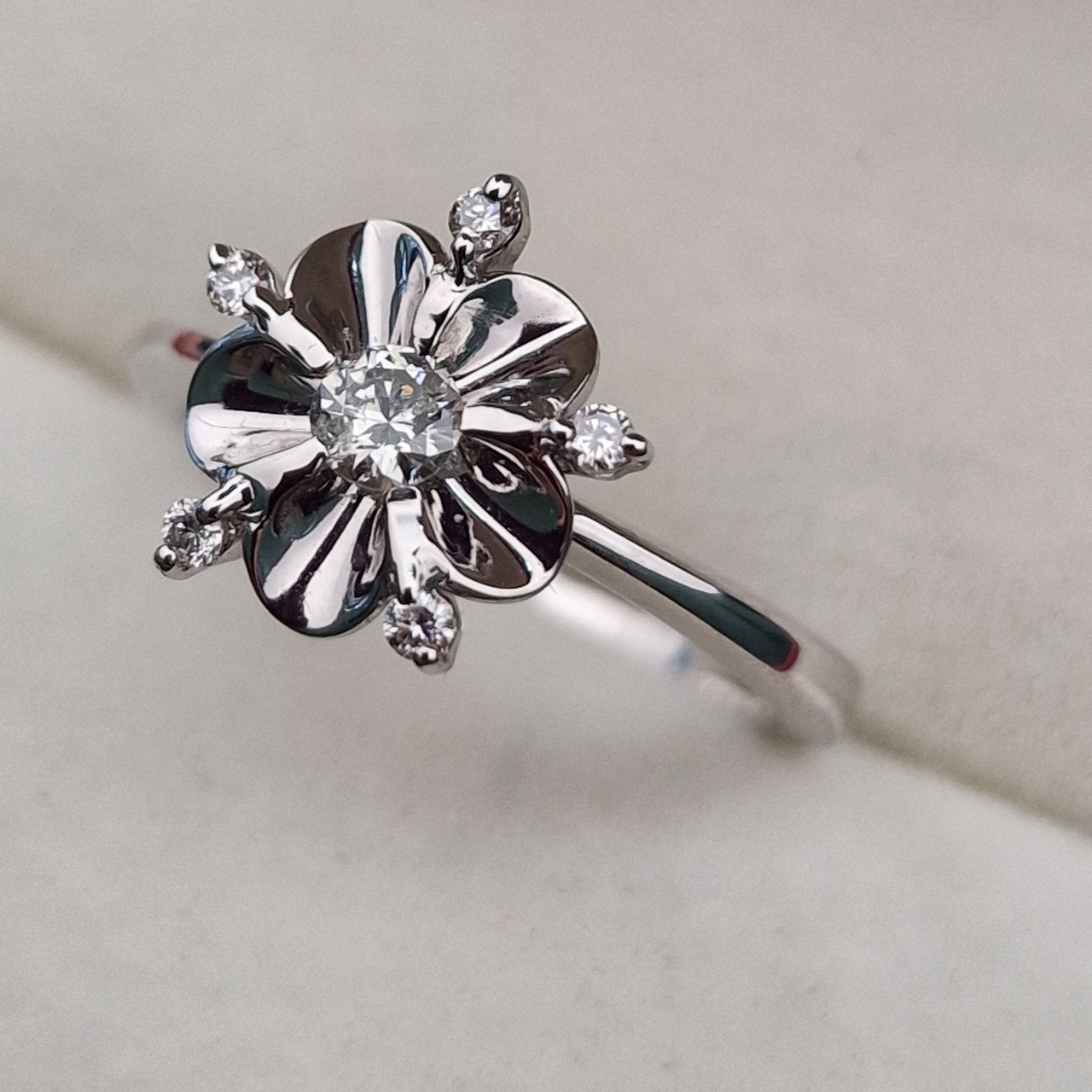Кольцо Deimantas 103119320 16р 2,98гр 0,188ct. купить,NaN