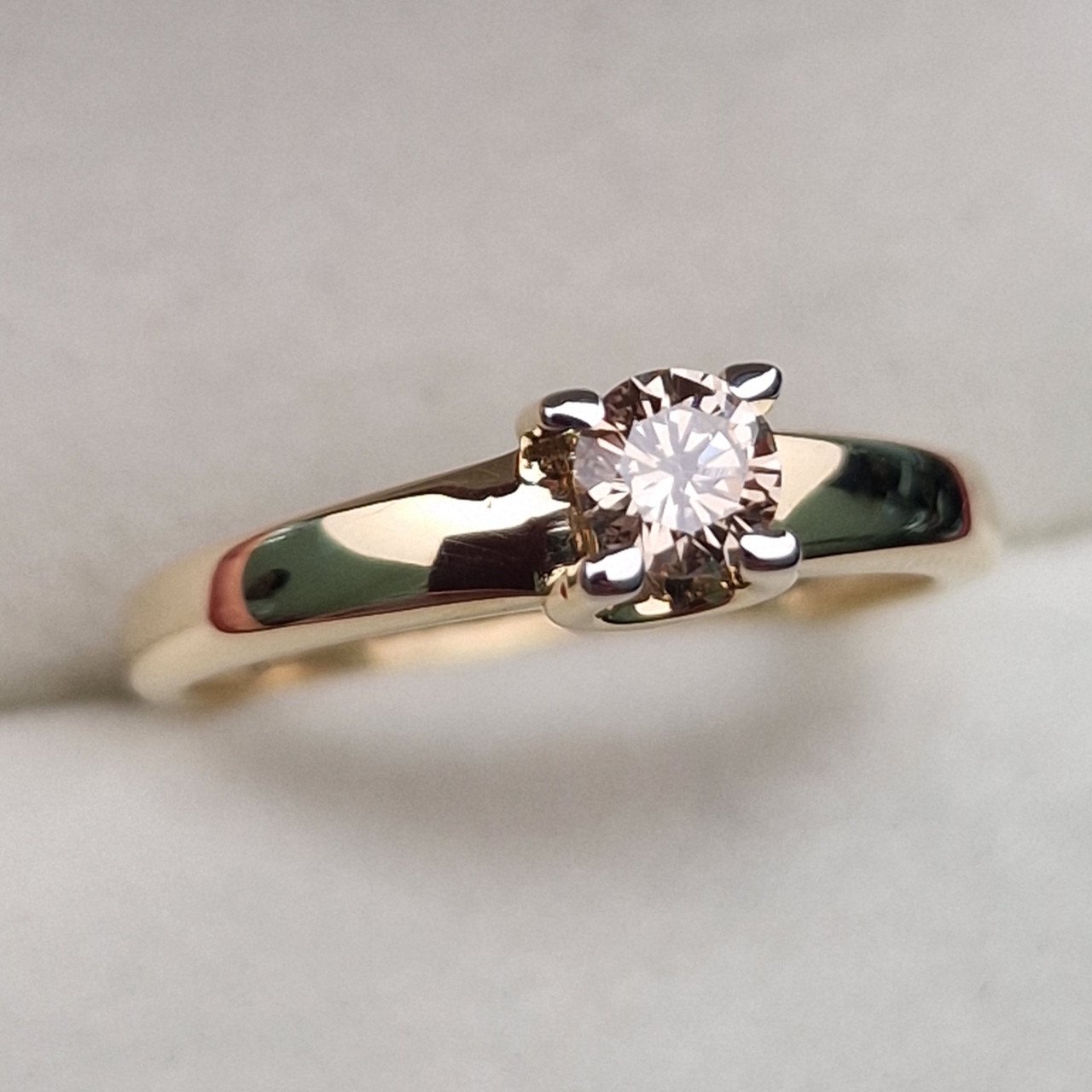 Кольцо Deimantas 103119409 17р 2,09гр 0,27ct. купить,NaN