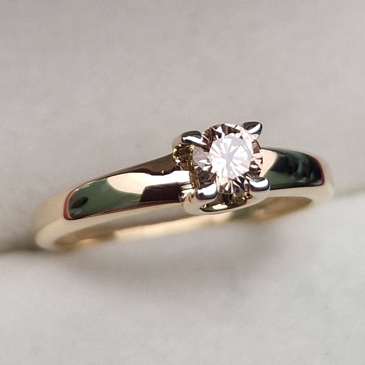 Кольцо Deimantas 103119409 17р 2,09гр 0,27ct. купить,NaN