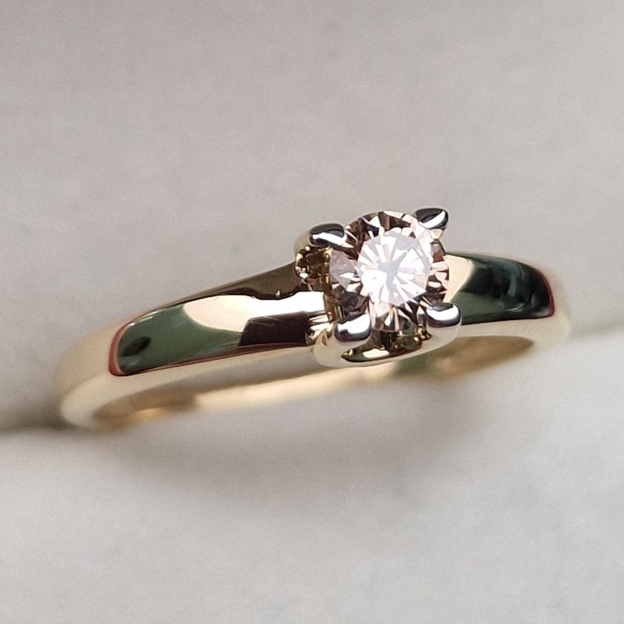 Кольцо Deimantas 103119409 17р 2,09гр 0,27ct. купить,NaN