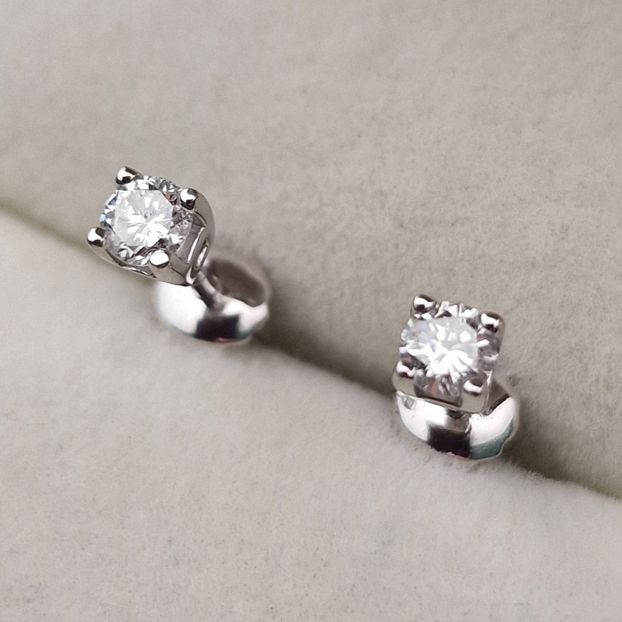 Серьги Deimantas 103119419 1гр 0,25ct. купить,NaN