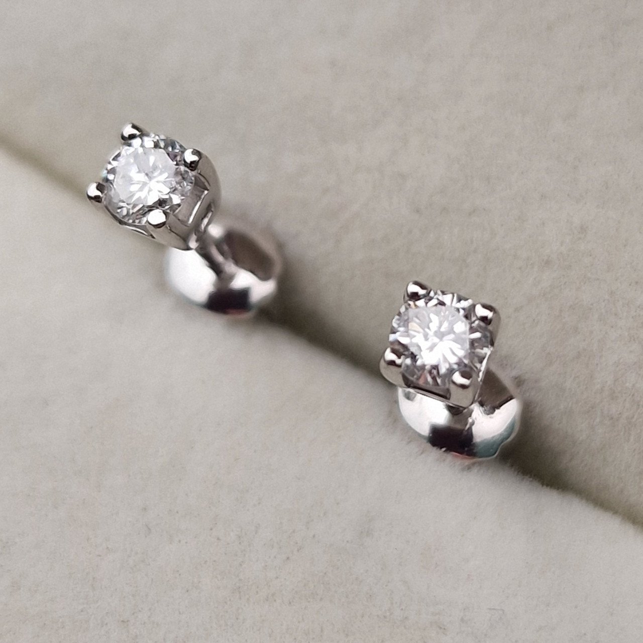 Серьги Deimantas 103119419 1гр 0,25ct. купить,NaN