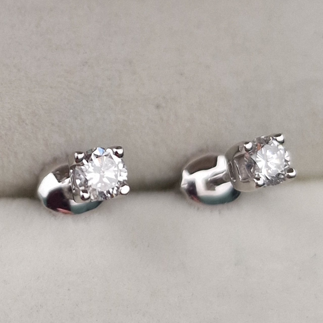 Серьги Deimantas 103119419 1гр 0,25ct. купить,NaN