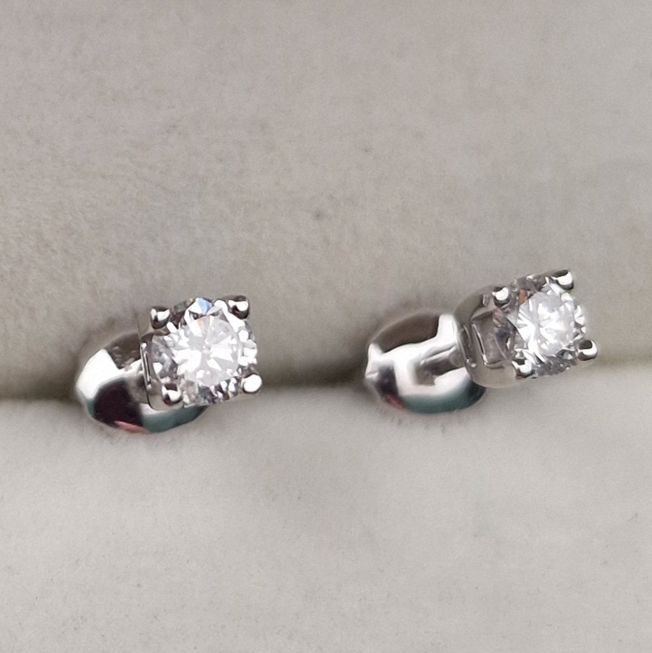 Серьги Deimantas 103119419 1гр 0,25ct. купить,NaN