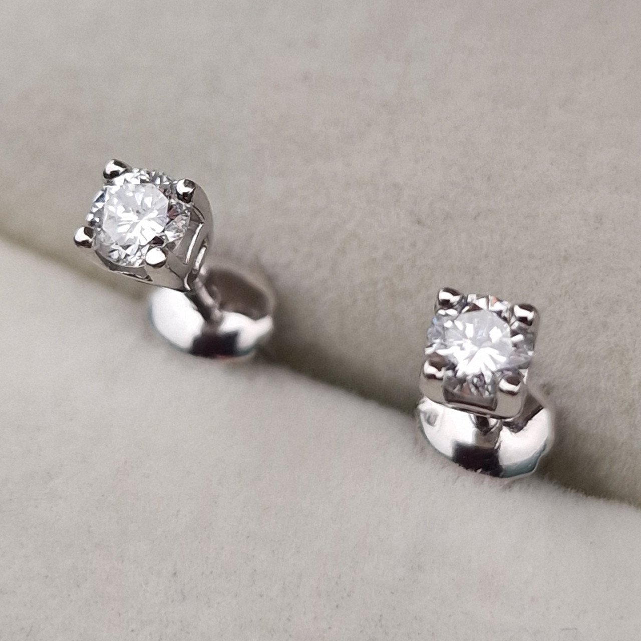 Серьги Deimantas 103119419 1гр 0,25ct. купить,NaN