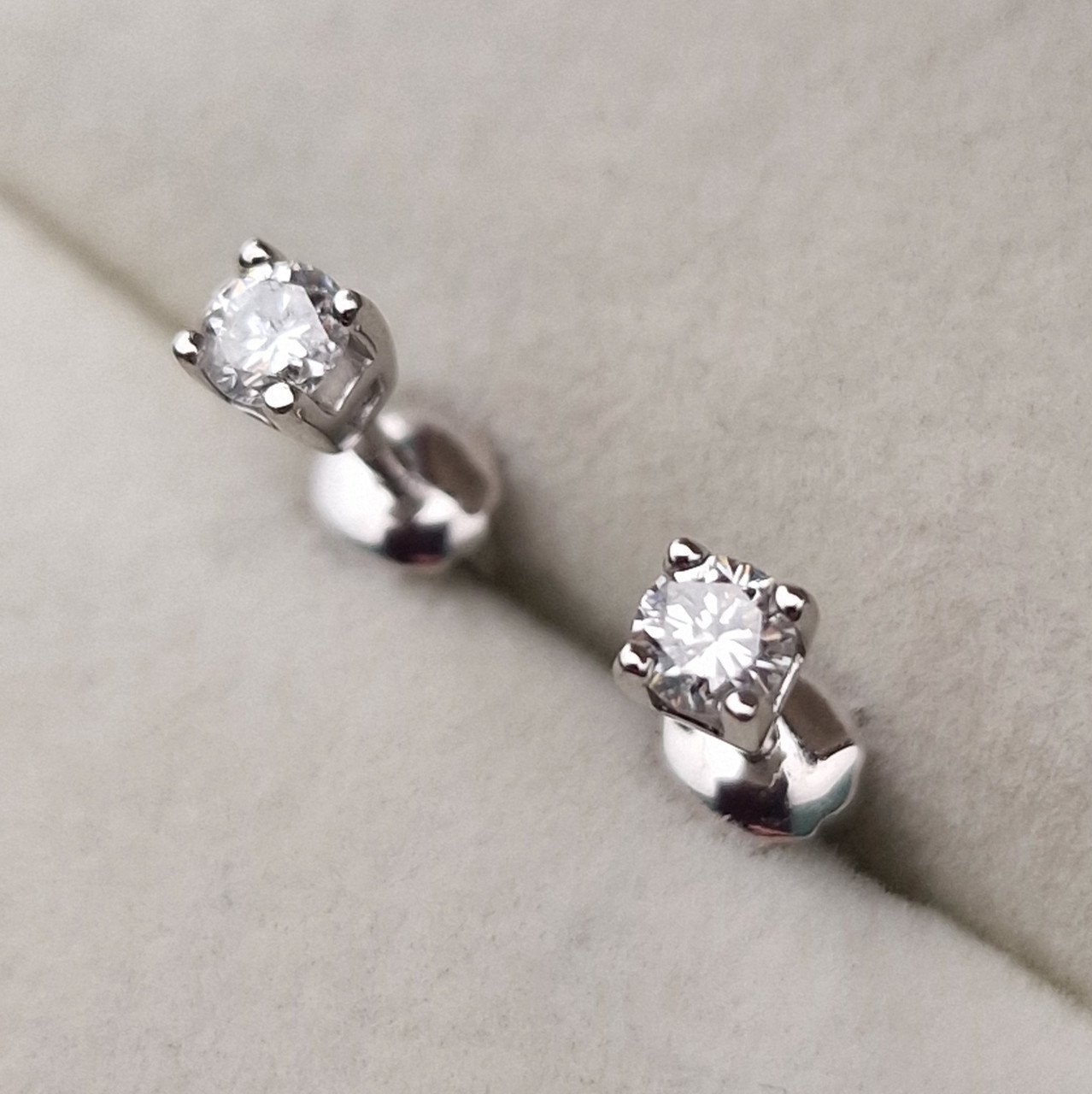 Серьги Deimantas 103119419 1гр 0,25ct. купить,NaN