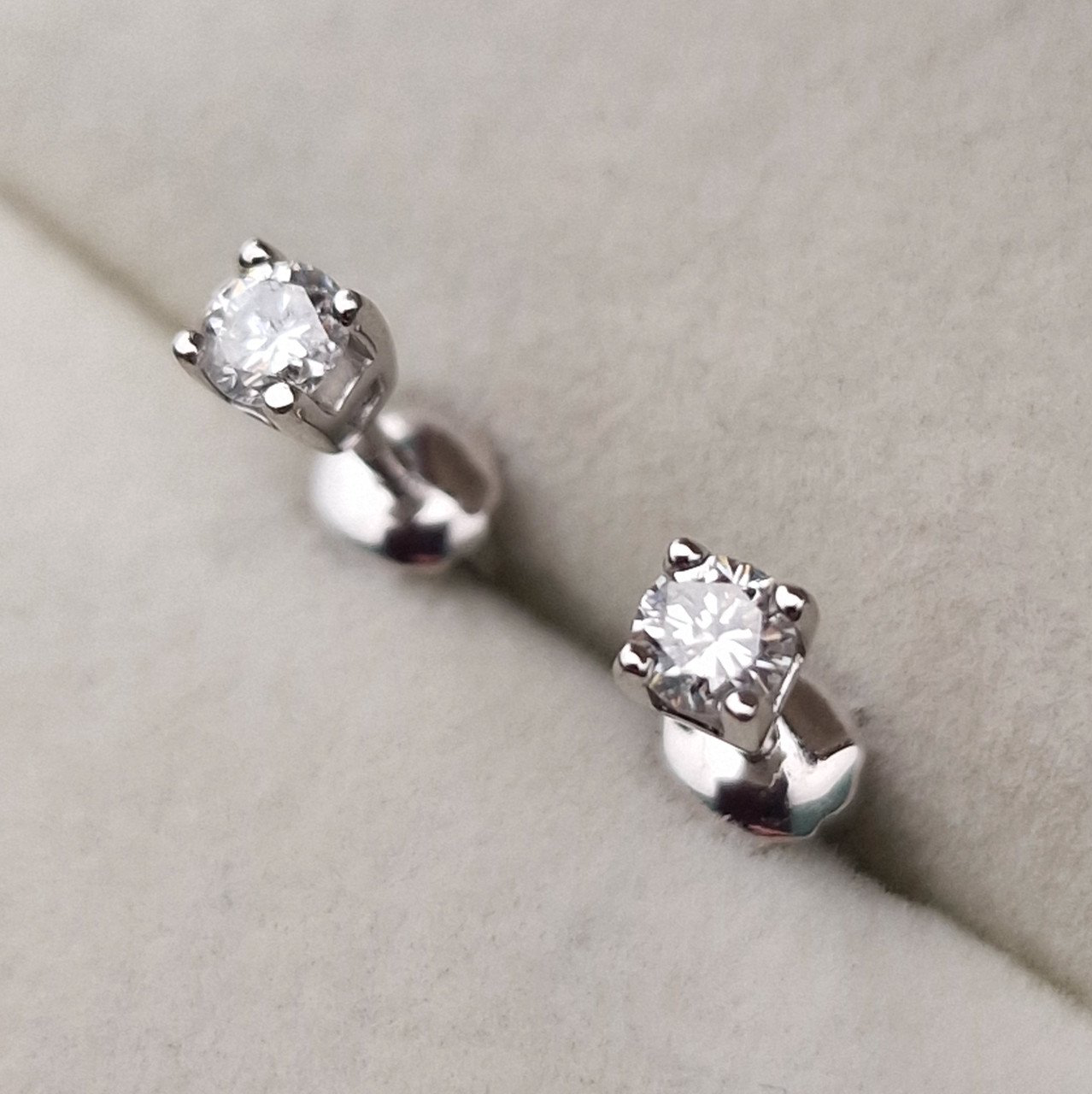 Серьги Deimantas 103119419 1гр 0,25ct. купить,NaN